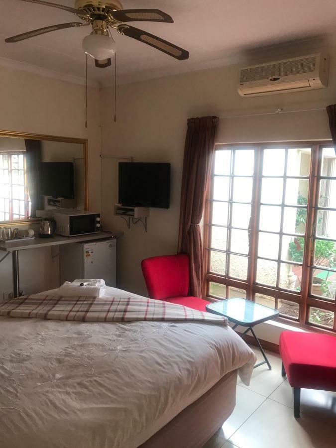 Queenspark Lodge Bloemfontein Exteriör bild